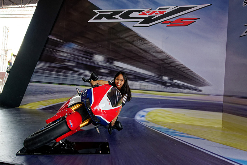 レース時のバンク角を体験