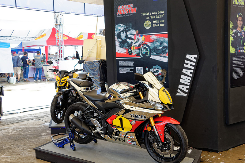 歴代チャンピオンマシンのカラーリングを施した現行モデル