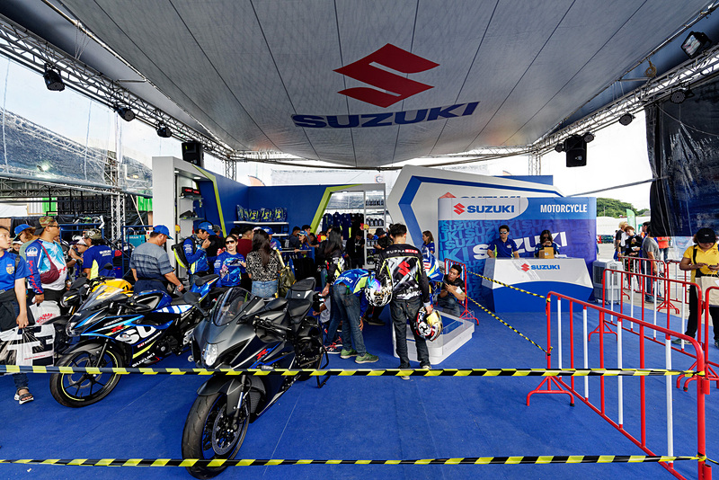 スズキとドゥカティのブース