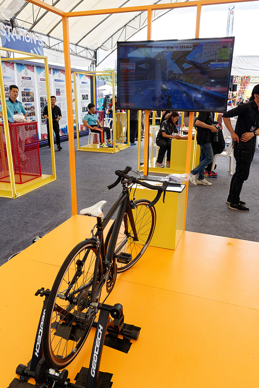 バーチャル自転車トレーニングアプリ「Zwift」にチャレンジできる