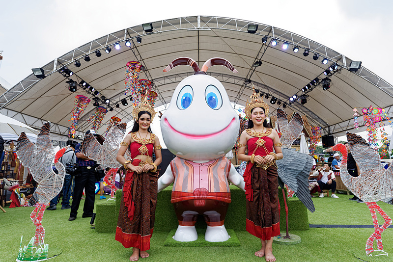 今回はタイ東北部、イサーン地方をテーマにしているので、ブースの造形もイサーン地方をイメージしている