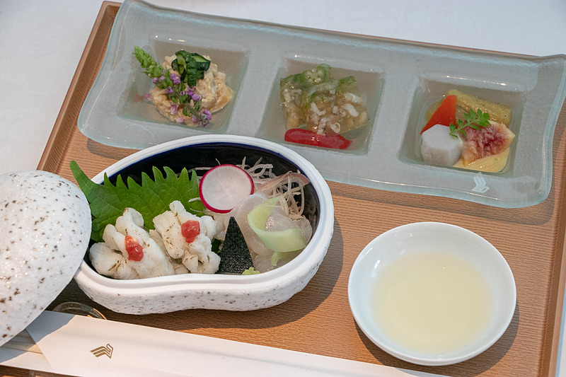 ファーストクラスのメニュー例（京懐石）