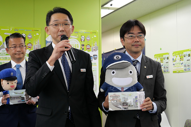 東急電鉄株式会社 地域連携マーケティング課 主事の平林武久氏（左）と、同事務員の佐々木誠氏（右）