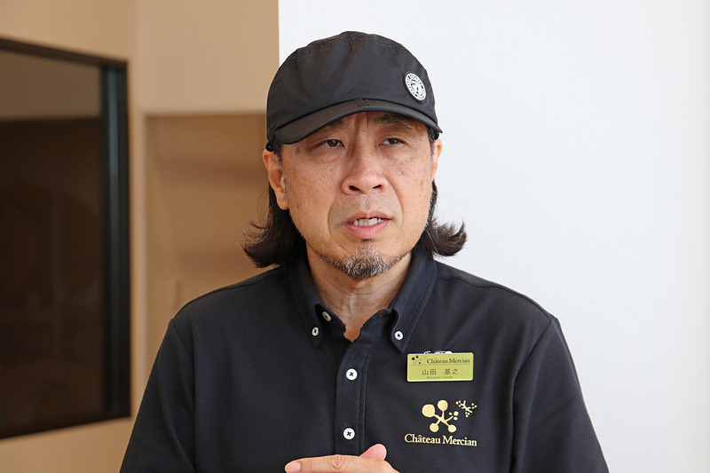 ワイナリーツアーを担当してくれた製造部 シニアソムリエの山田基之氏