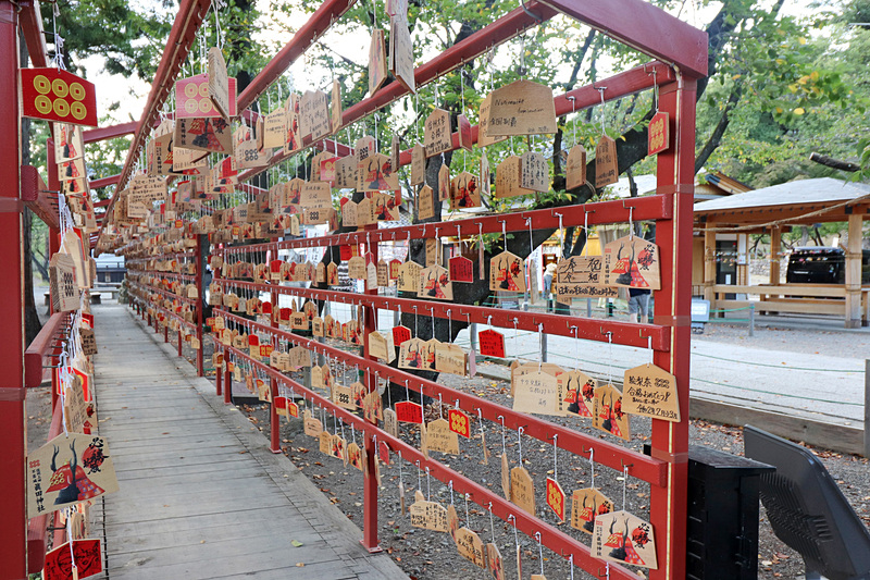 東虎口櫓門の先にある「眞田神社」。徳川軍を2度も破った「不落城」にあやかって受験生に人気。フォトスポットも多い