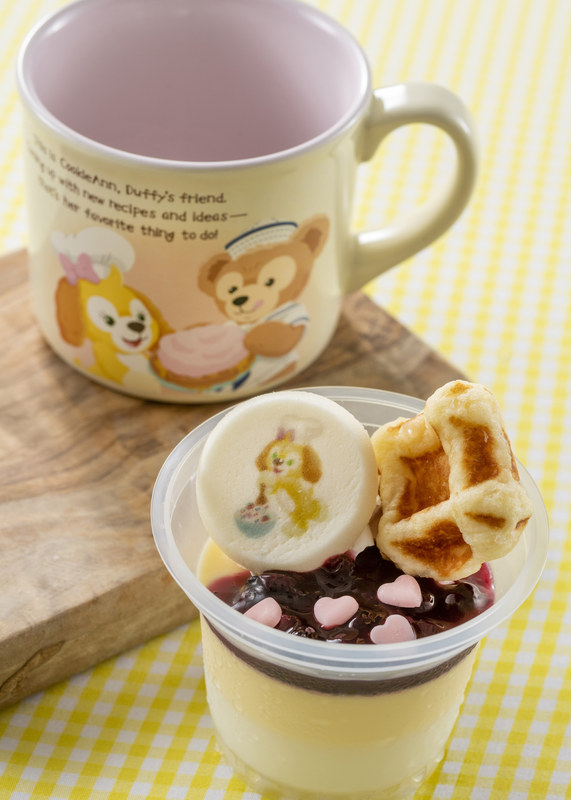 ラ・フランスムース＆ミルクプリン、スーベニアカップ付き（950円）