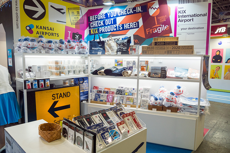 オリジナルグッズの販売コーナーも