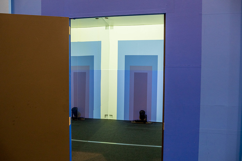 「まほうのドア」の中では羽田空港から行けるさまざまな都市を全天球的に楽しめる