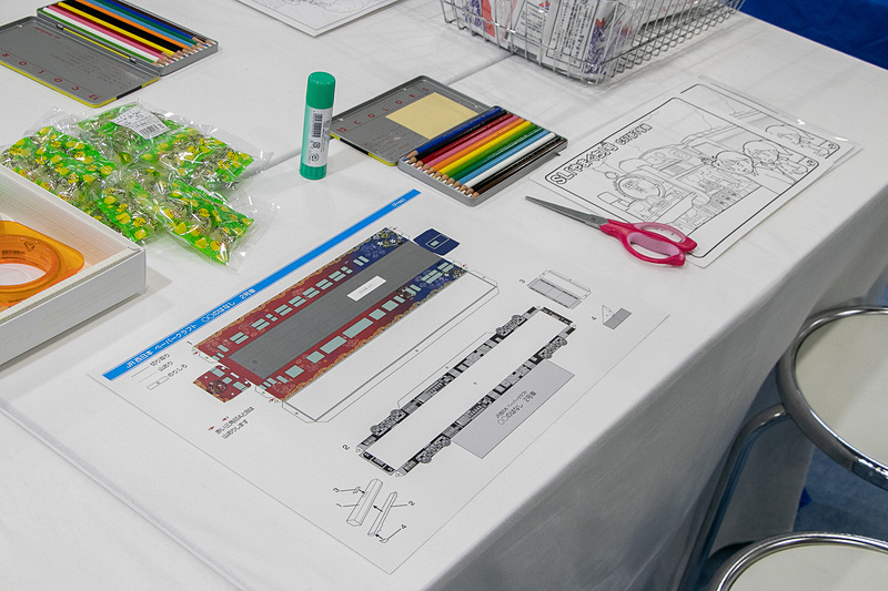 「中国5県体験コーナー」として、岡山県は「mt缶バッチづくり」、広島県は「けん玉体験」、山口県は「観光列車ペーパークラフト制作体験（10月24日～25日）/コサージュ製作体験（26日～27日）」、鳥取県は「麒麟獅子折り紙」、島根県は「銀探し体験/VR銀山」を実施