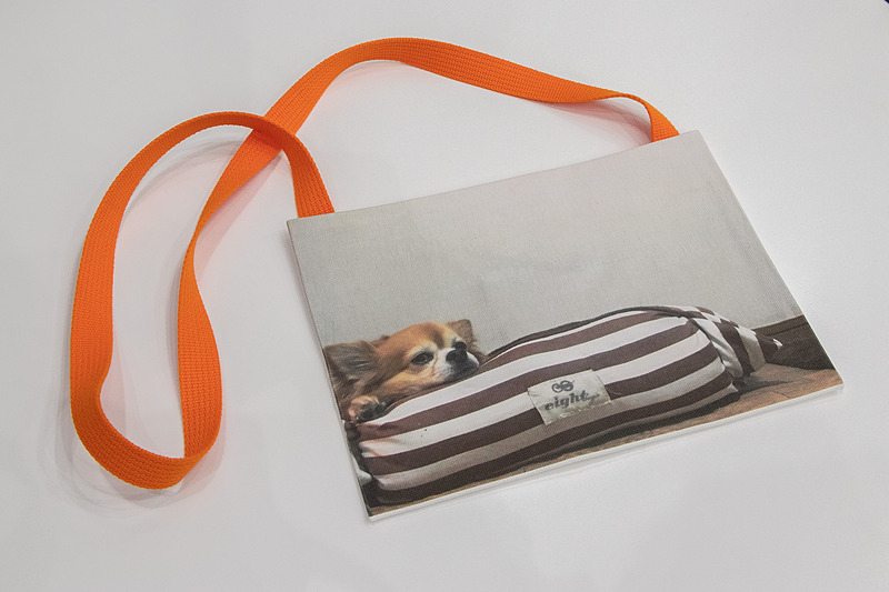 縫製業のサンワードは、好きな写真をプリントしてオリジナルのミニバッグを作れるワークショップを実施する