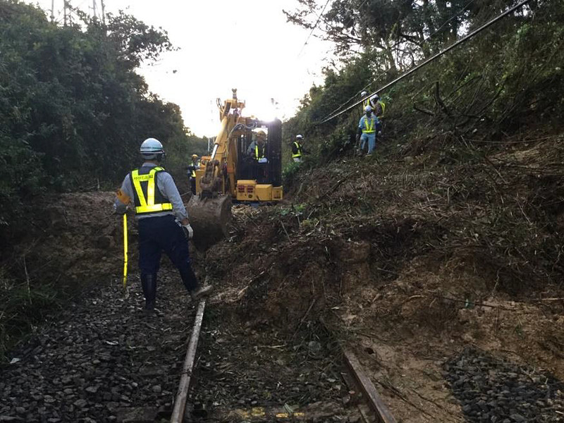 成田線 成田駅～久住駅間の土砂流入
