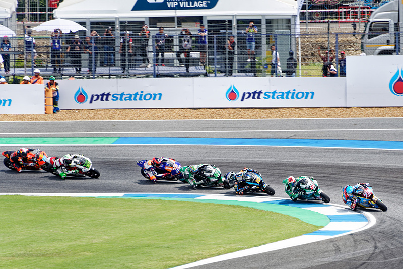 最終コーナーの攻防も