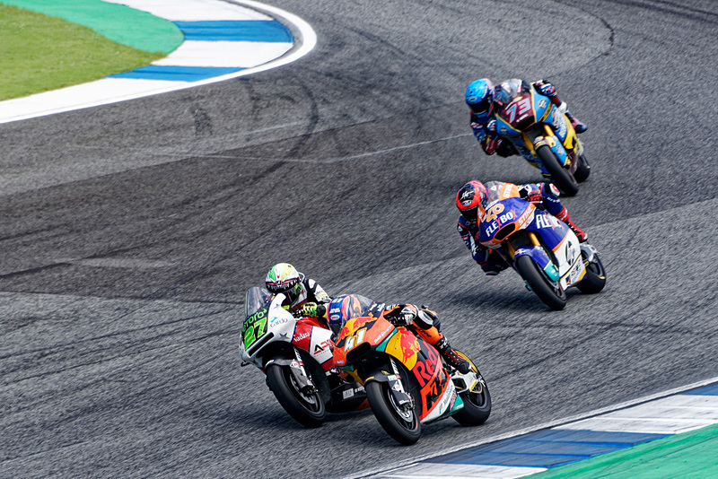 最終コーナーの攻防も