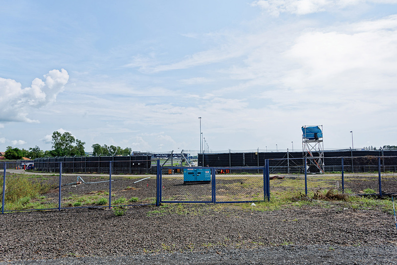 ヘアピン奥は目隠しがされていてほとんど見えない