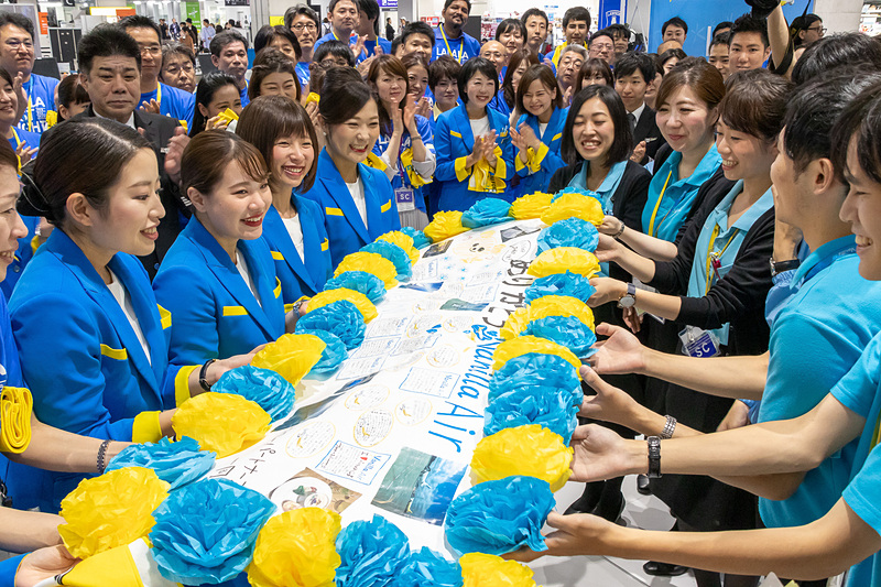 株式会社エコーパートナーズのスタッフから寄せ書きが贈られた