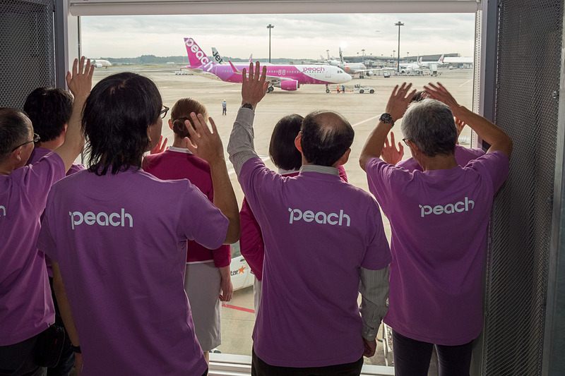 3つの窓から盛大にお見送り