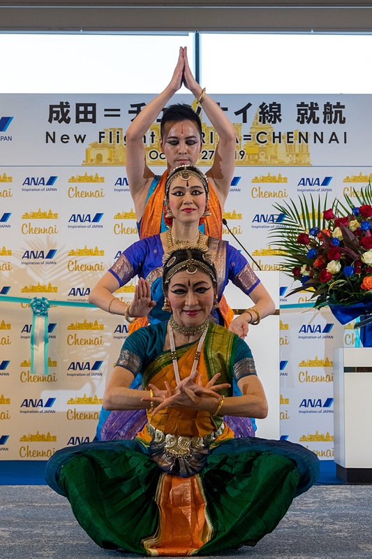 インド南部発祥の古典舞踊「パラタナティアム」のパフォーマンス