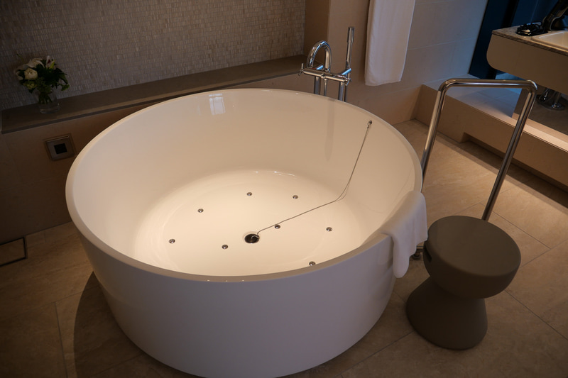 こちらにはジャグジーが設置されている