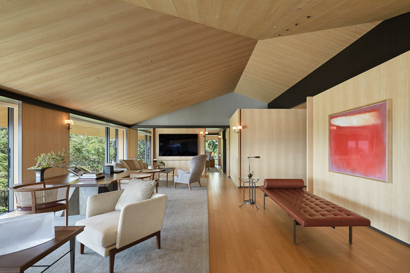 周囲に景観に溶け込む低層建築の「パークハイアット 京都」