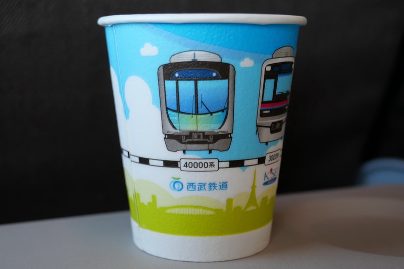 もう1つには、各鉄道会社の電車とソラシドエアの機体をデザイン。こちらは鉄道ファンに人気となりそうだ