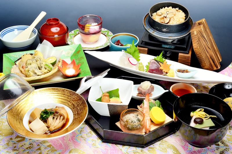 湯の花亭でいただける「天心膳」は11月末までの創作会席料理