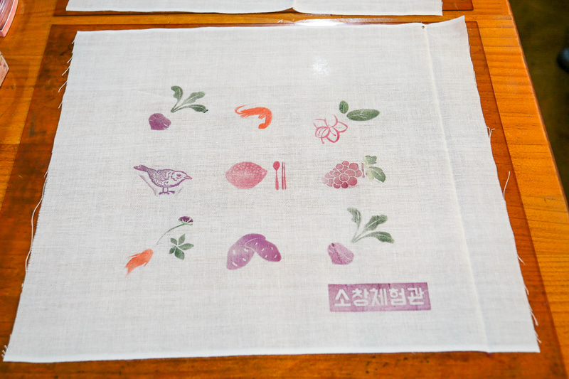 ちょっとうるさいデザインという気もしますが、満足いくものができあがりました