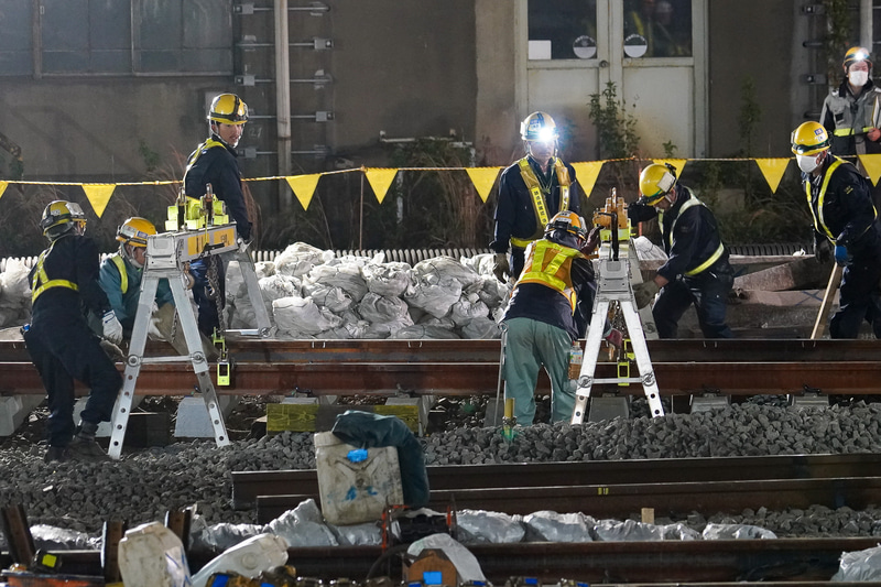 山越器という装置が投入される