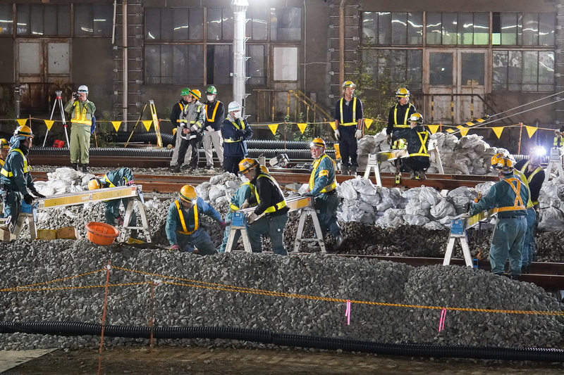 山越器はたくさん並べられていく