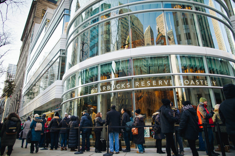 世界最大のスタバ、「Starbucks Reserve Roastery Chicago