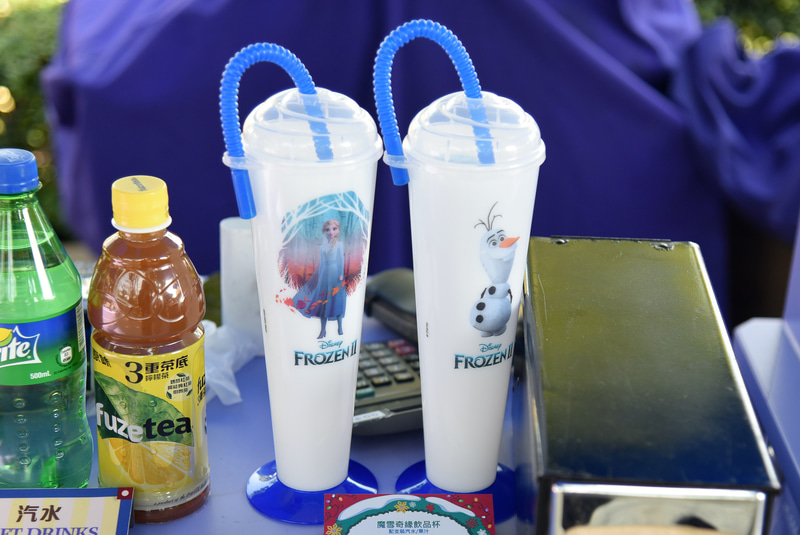 たっぷりサイズの「アナと雪の女王タンブラー」