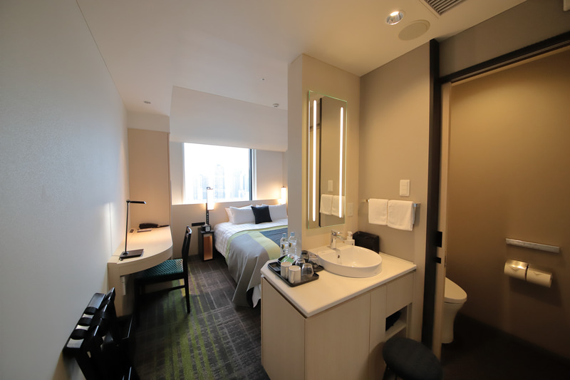 スタンダードダブルの客室内（カラーは「田園」）