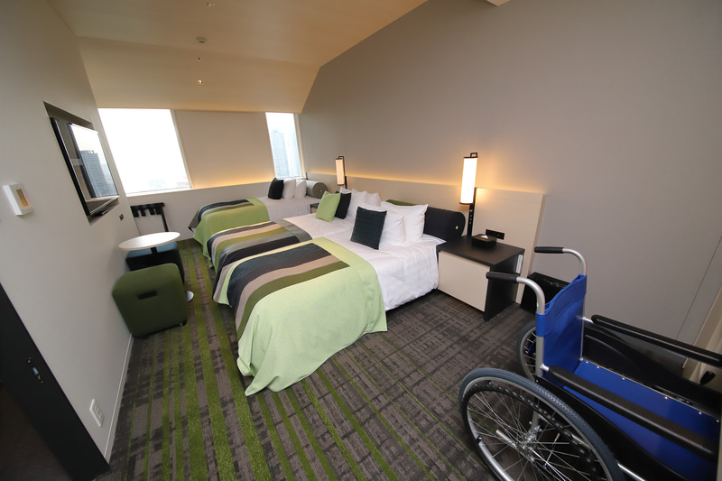 ユニバーサルトリプル（36m<sup>2</sup>、ベッドサイズ98×196cm、3ベッド）