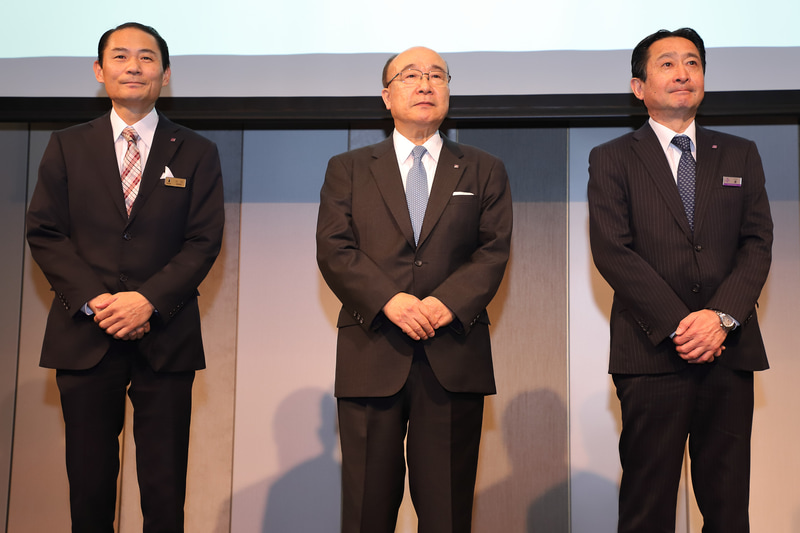 左から、ホテル阪急レスパイア大阪 総支配人 小川清尚氏、株式会社阪急阪神ホテルズ 代表取締役社長 藤本和秀氏、取締役常務執行役員 近畿圏事業本部長 葉英福氏