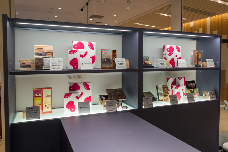 店内には三越伊勢丹が展開中の国立博物館とのコラボレーションギフト31品目が並ぶ