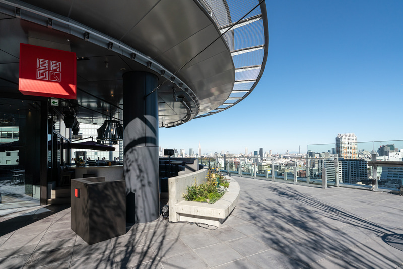 17階に「BAO by CE LA VI」とSHIBU NIWAのつながり。柵部分は誰でも行ける