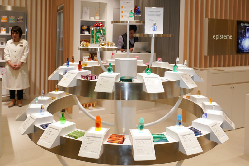 目薬タワーのディスプレイ