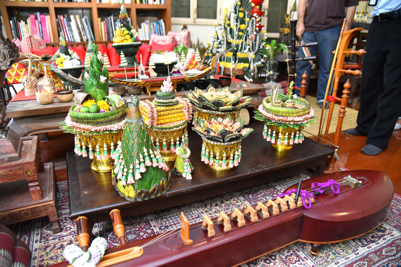 金をはじめとする結納品を入れるための器たち