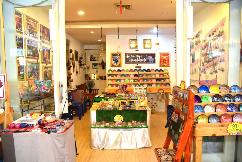 小物入れにぴったりのボールなど扱うハンドメイドショップ