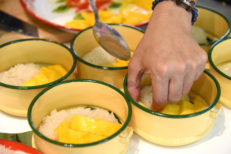 ピントを使った盛り付けを見せてくれた