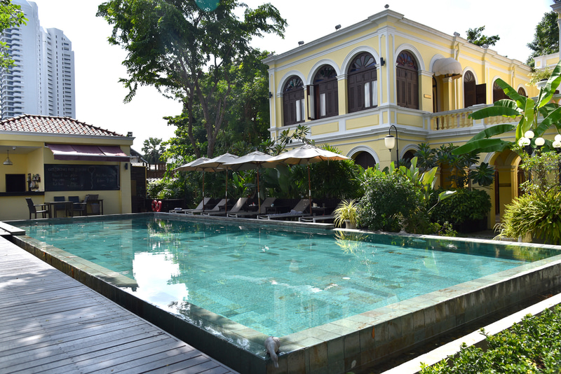 プールサイドも静かでバケーションにぴったり