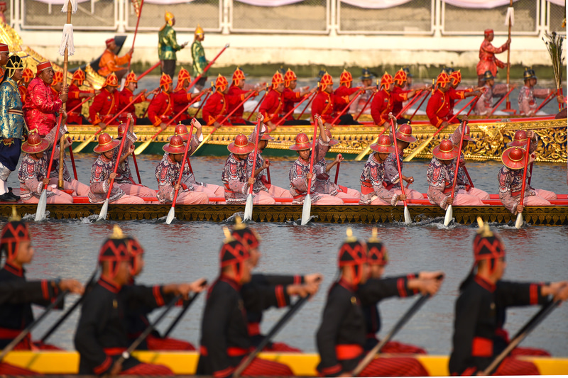 歌声と漕ぎ手の声が合わさり、息があった瞬間の空気の動きは鳥肌が立つほど
