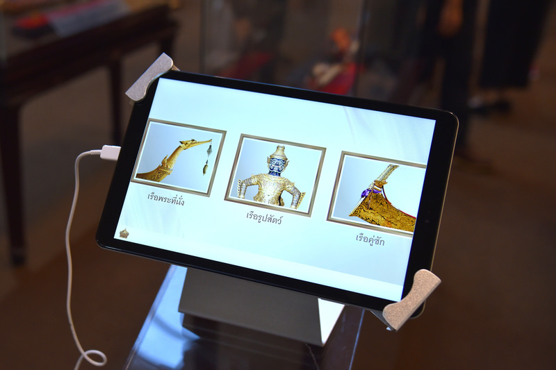 タブレットはタイ語のほか英語と中国語に対応