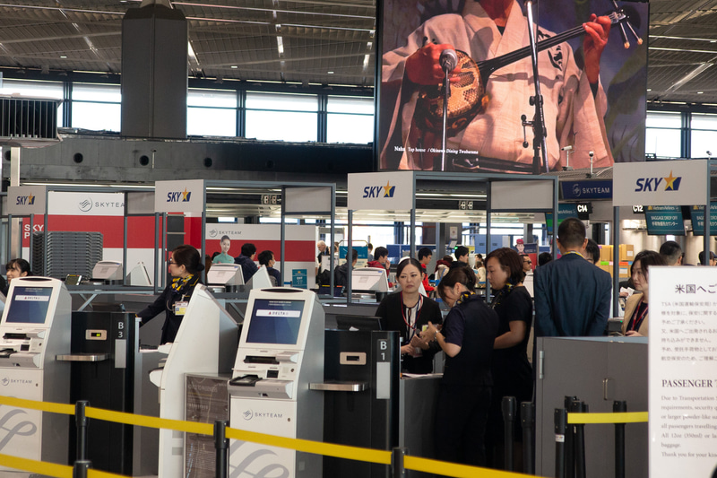 サイパン便就航初日のスカイマークのカウンター。場所は成田空港第1ターミナルの北ウイングで、デルタ航空がサイパン/グアム/パラオ方面の路線を展開していた際のカウンターと同じ