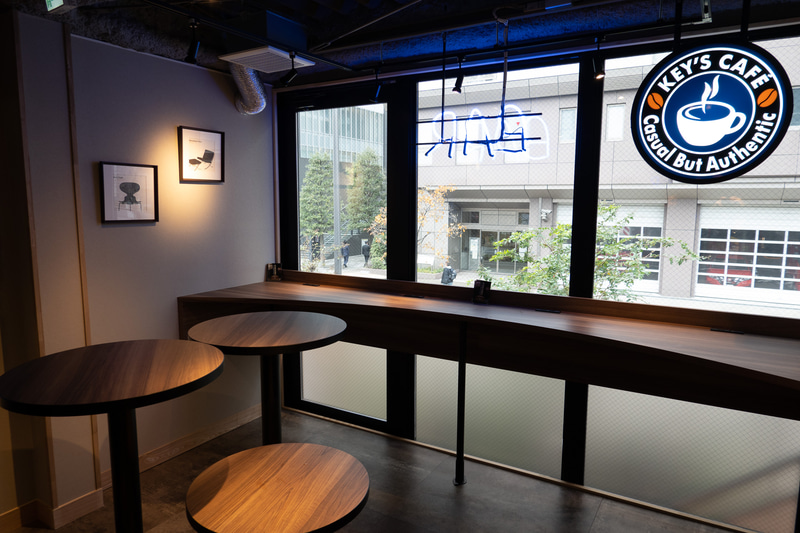 立ち飲みスペースもある