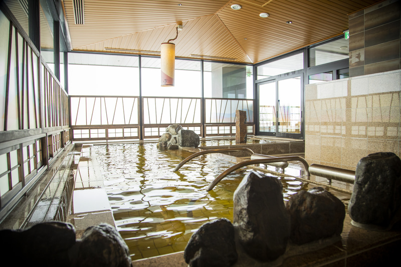 「ラビスタ富良野ヒルズ」最上階には山岳を一望できる天然温泉大浴場を完備