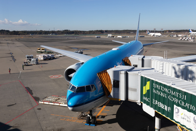 成田空港に到着したKL862便