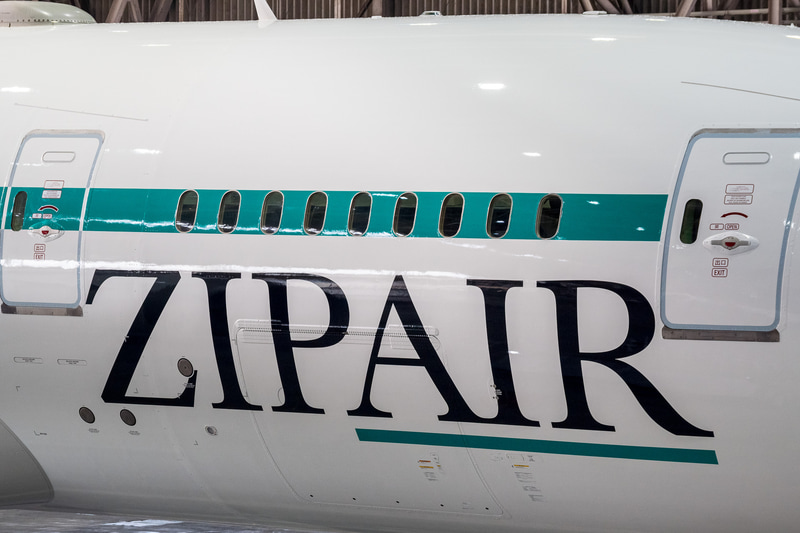 機体前方の「ZIPAIR」ロゴ