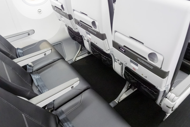 シートピッチは31インチ（約79cm）