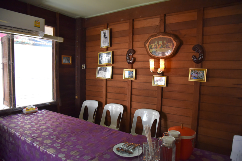 自宅や友人の食卓に招かれたような雰囲気のなか食事が楽しめる