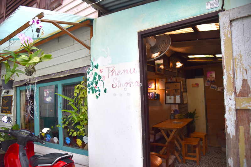 「タヌーシン・ベーカリー・ハウス」。工場の隣にカフェを併設